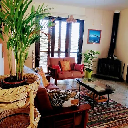 Shambala House-where Mountains Meet The Sea Holiday home