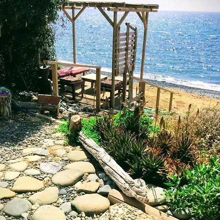 Shambala House-where Mountains Meet The Sea Pomos