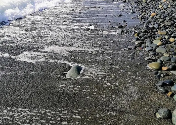 Shambala House-where Mountains Meet The Sea Pomos