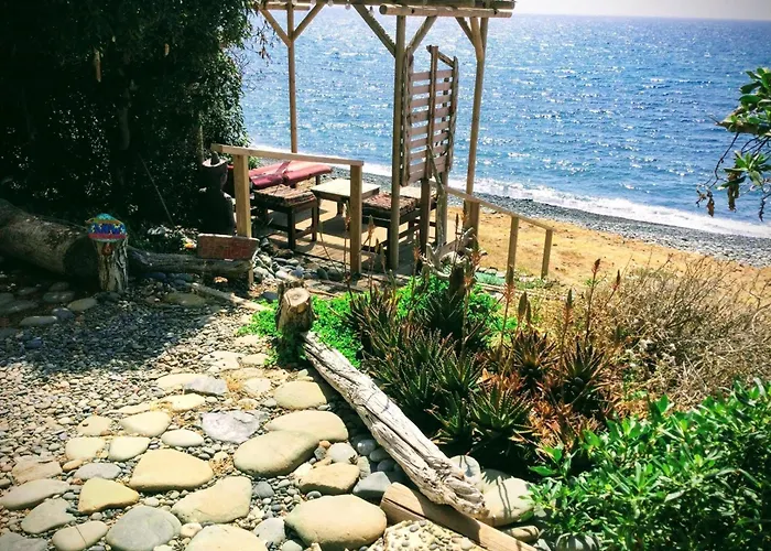 Shambala House-where Mountains Meet The Sea Pomos